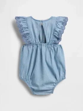 Baby-denimheldrakt med hullmønster