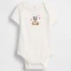 Baby First Favorites body i økologisk bomull med grafisk trykk