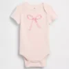 Baby First Favorites body i økologisk bomull med grafisk trykk