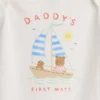 Baby First Favorites body i økologisk bomull med grafisk trykk
