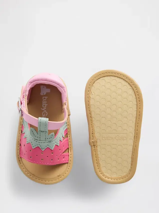 Baby-jordbærsandaler