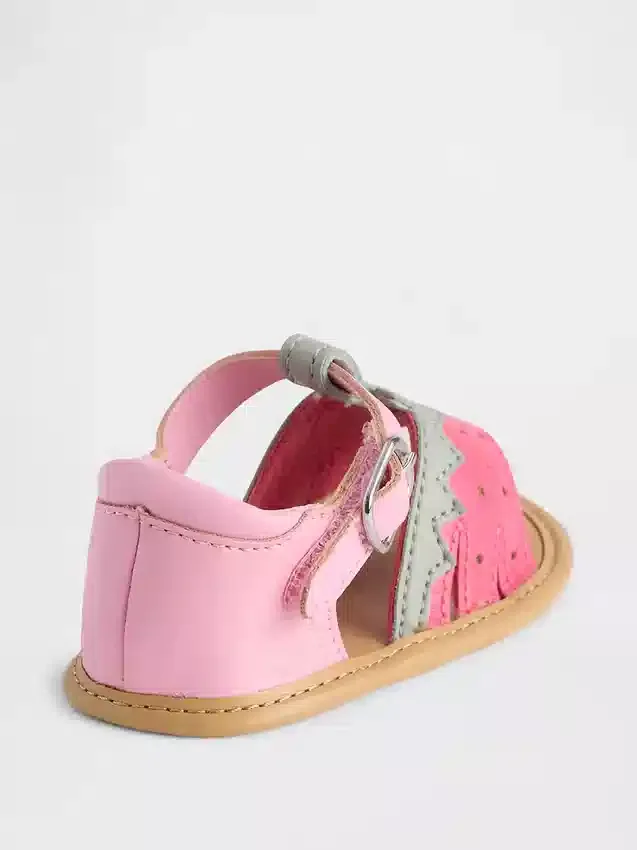 Baby-jordbærsandaler