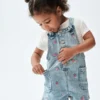 Baby og Småbarn-broderte denim-shortalls