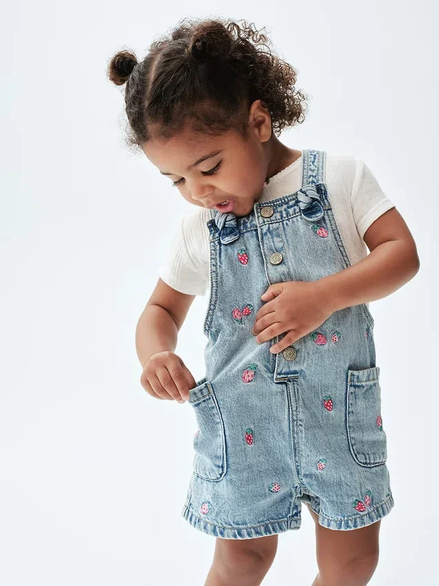 Baby og Småbarn-broderte denim-shortalls