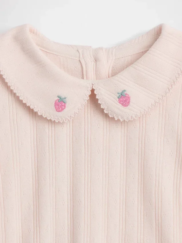 Baby-sett med brodert pointelle-mønster