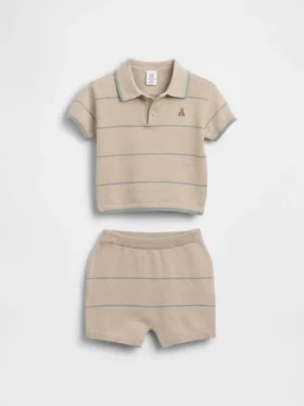 Baby-sett med strikket pologenser og shorts