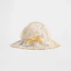 Baby-solhatt med blomstermønster