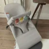 Babybjörn 3D-jersey og mykt leketøy – Bouncer Bliss-pakke