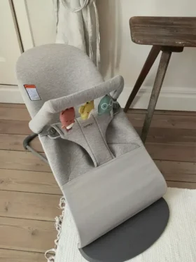 Babybjörn 3D-jersey og mykt leketøy – Bouncer Bliss-pakke