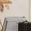 Babybjörn reiseseng Light og laken-pakke