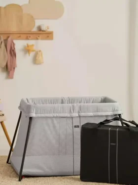 Babybjörn reiseseng Light og laken-pakke