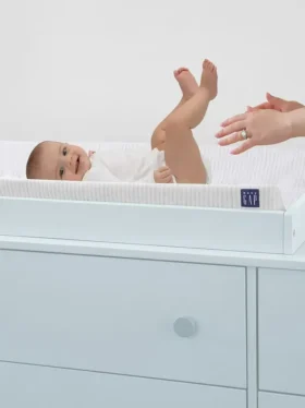 babyGap formet stelleunderlag med kjølig trekk