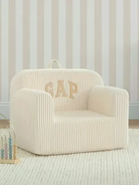 babyGap ribbet velour-skumstol med logo