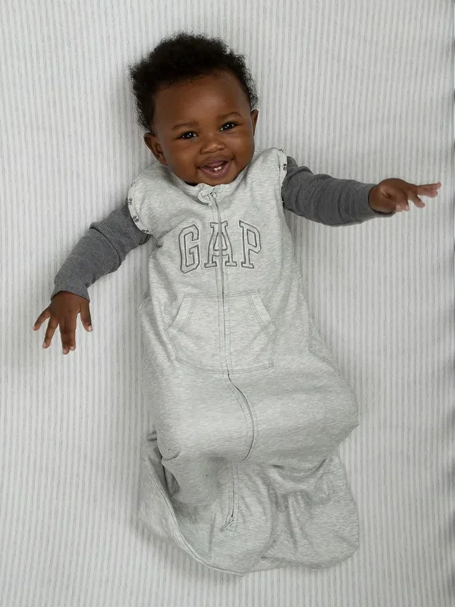 babyGap Truesleep sovepose med glidelås, 6 til 12 måneder