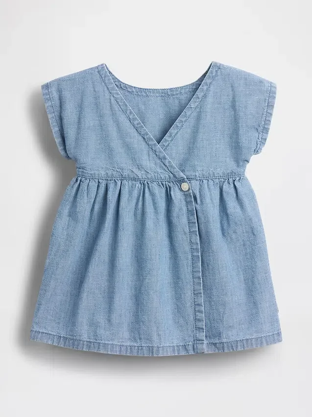 Babykjole i brodert denim med lommer