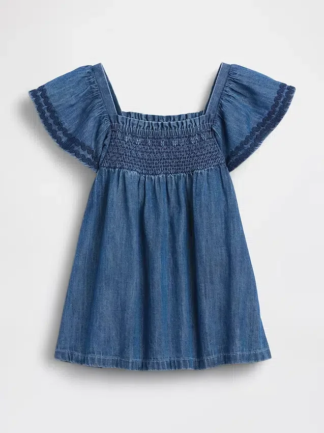 Babykjole i smocket denim