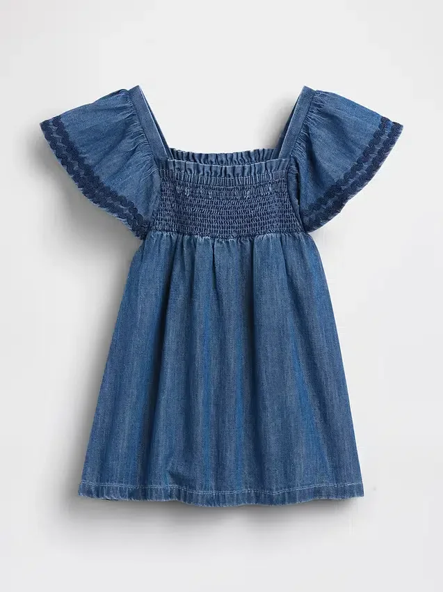 Babykjole i smocket denim
