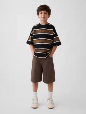 Baggy denim shorts for barn