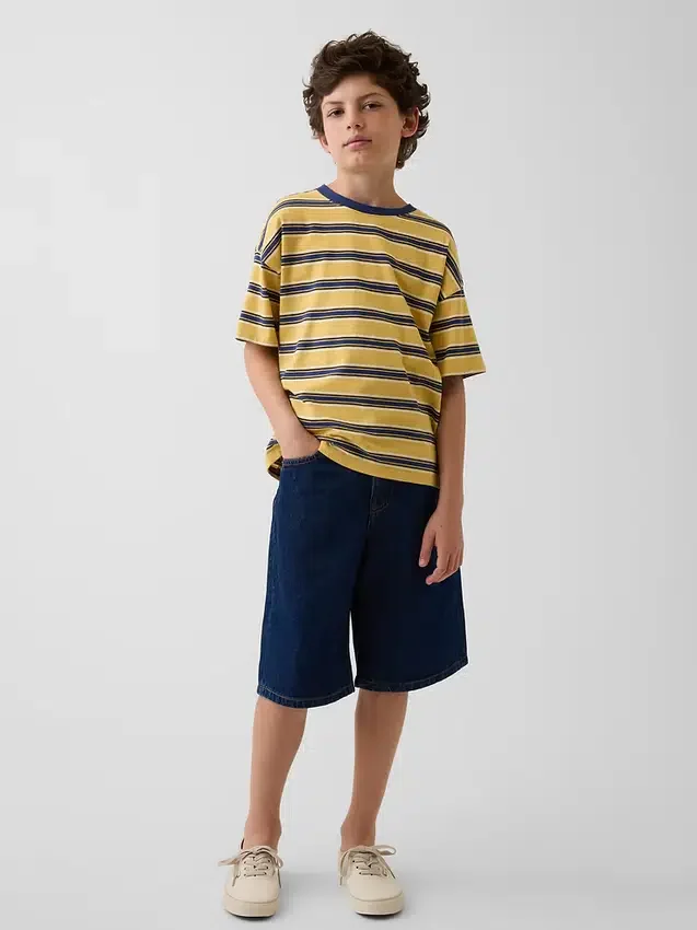 Baggy denim shorts for barn