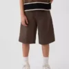Baggy denim shorts for barn