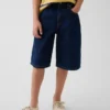 Baggy denim shorts for barn