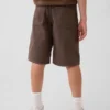 Baggy denim shorts for barn