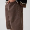 Baggy denim shorts for barn