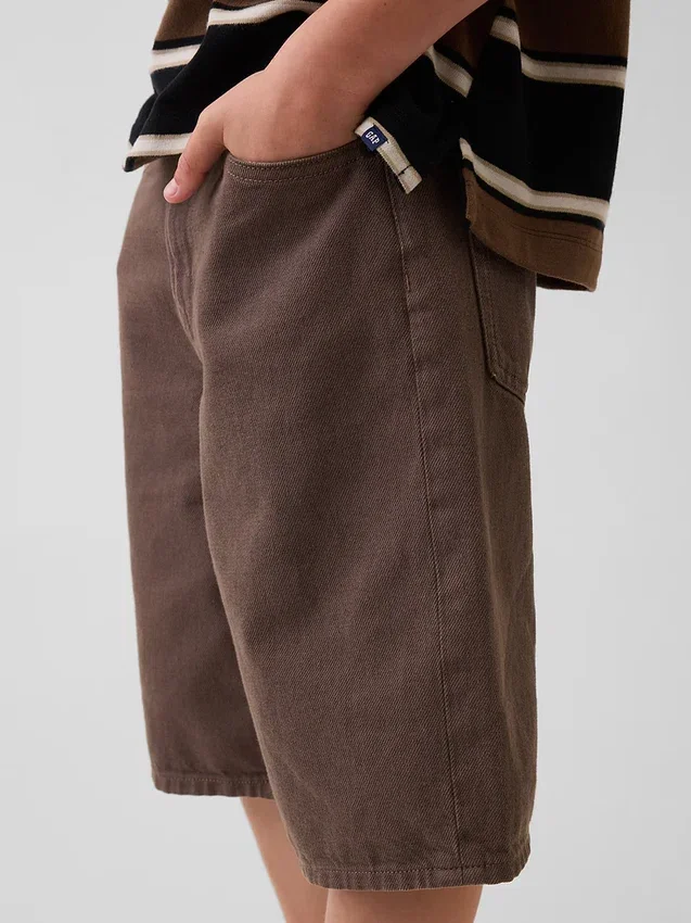 Baggy denim shorts for barn