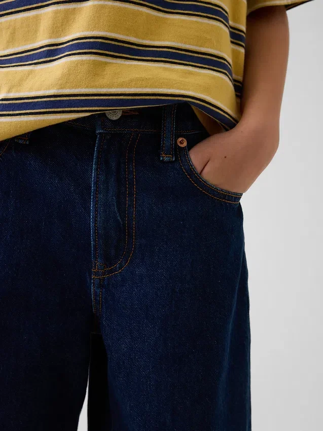 Baggy denim shorts for barn