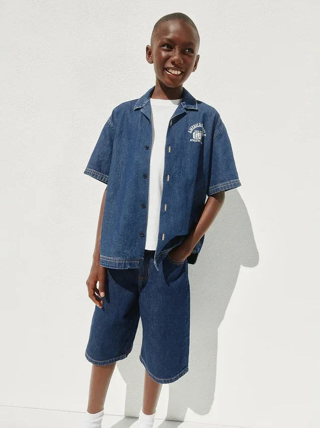 Baggy denim shorts for barn