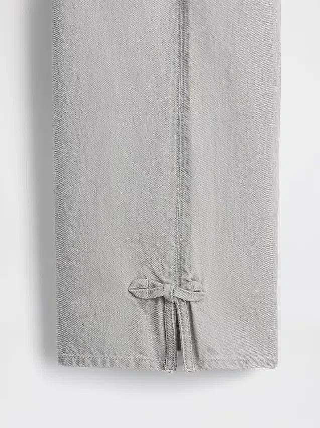 Baggy-Jeans for barn med lav midje, sløyfe og splittet kant