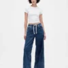Baggy-Jeans i strikket denim med middels høy midje