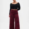 Baggy-Jeans med blomstermønster og middels høy midje