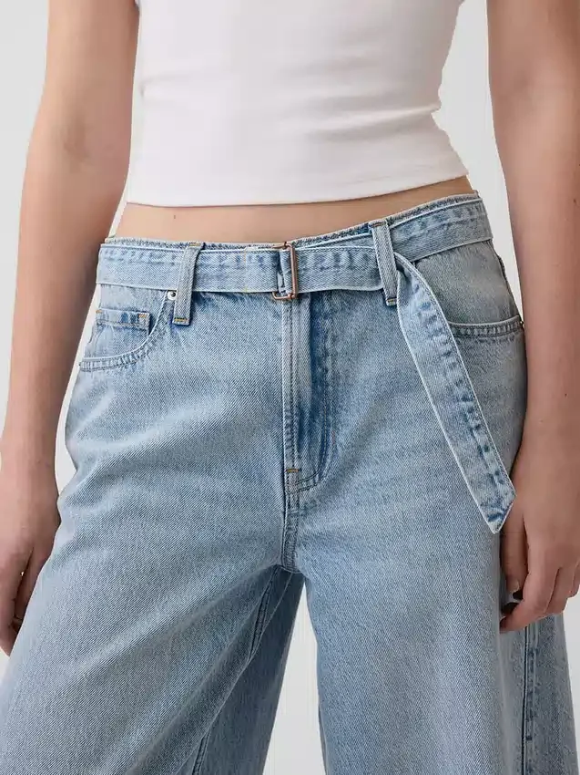 Baggy-jeans med midjehøyde og belte