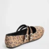 Ballerinasko med to stropper i leopardmønster