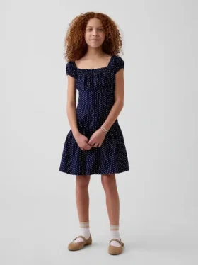 Barnedress med prikker og lav midje