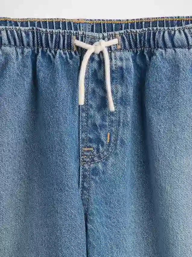 Barnejeans med høy midje og vid benform