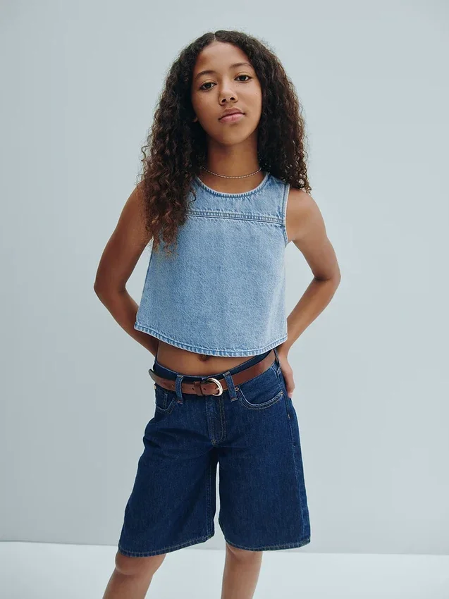 Barneshorts i denim med lav midje og lang passform
