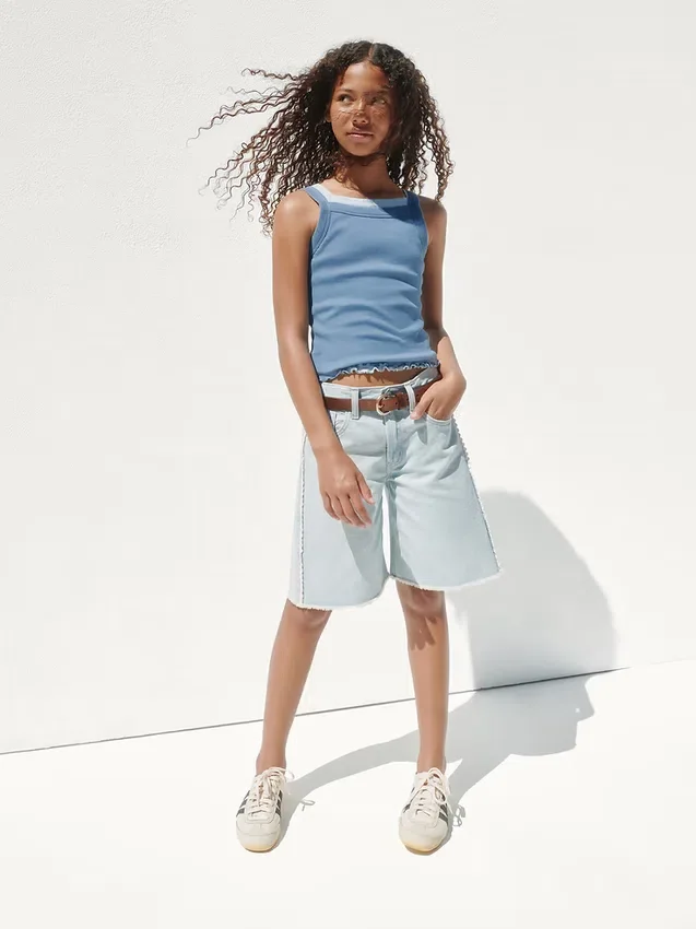 Barneshorts i denim med lav midje og lang passform