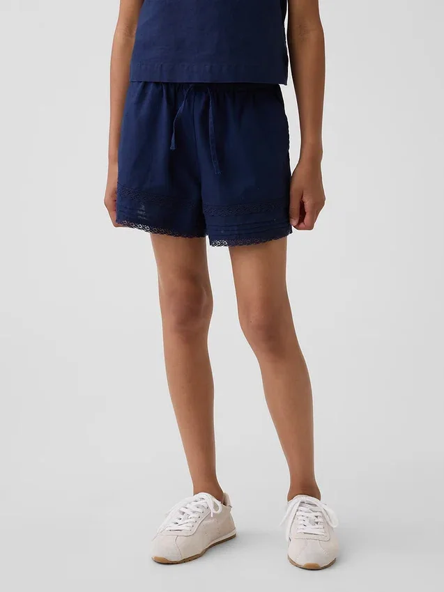 Barneshorts i lin og bomull med blonder