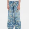 Barnesjeans med blomstermønster og løs passform