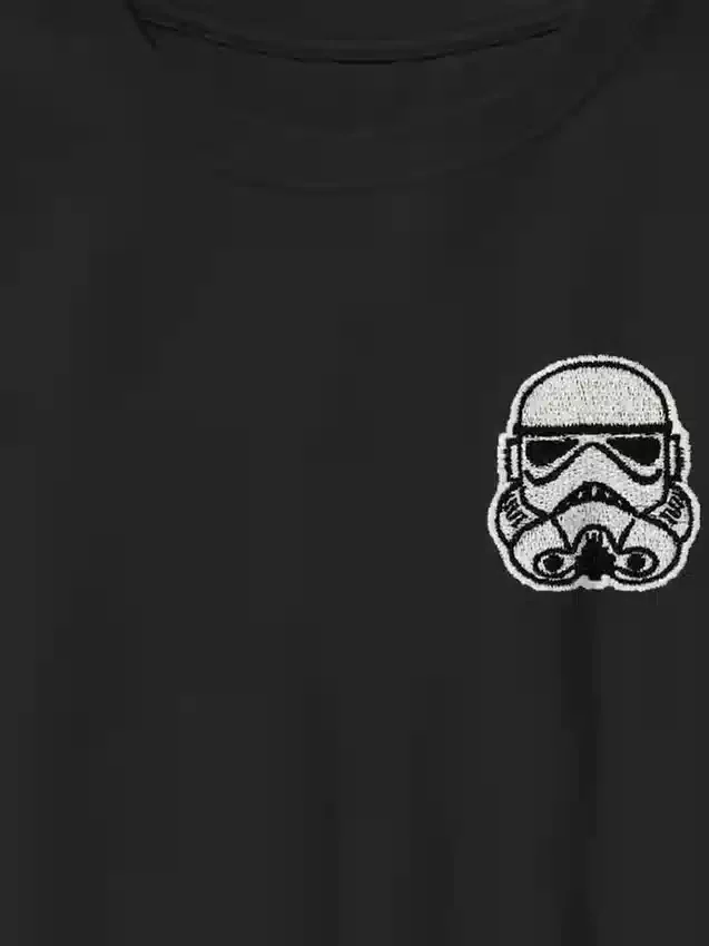 Barnestørrelse Star Wars-T-skjorte med brodert Stormtrooper-motiv
