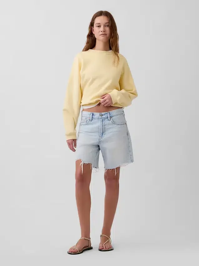 Bermudashorts i denim med middels høy midje og løs passform