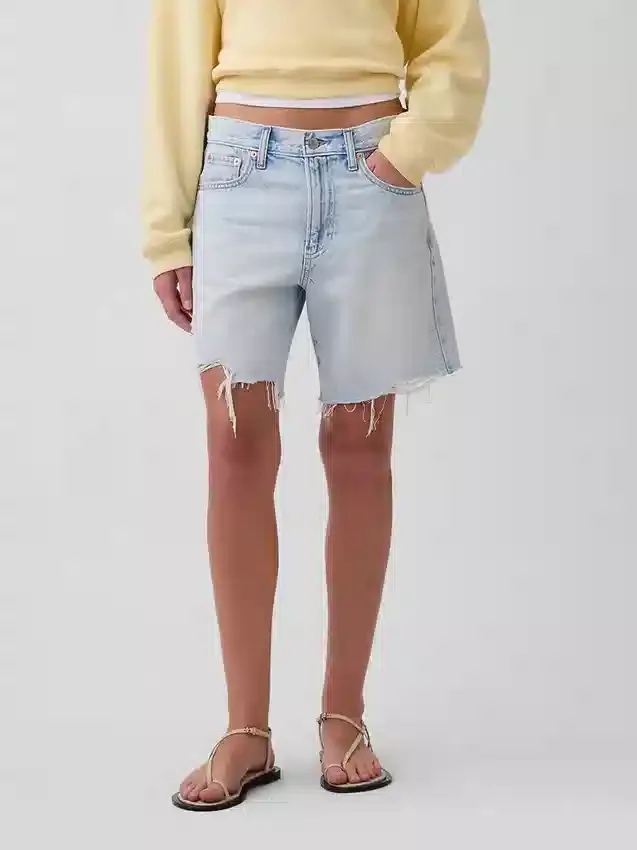 Bermudashorts i denim med middels høy midje og løs passform