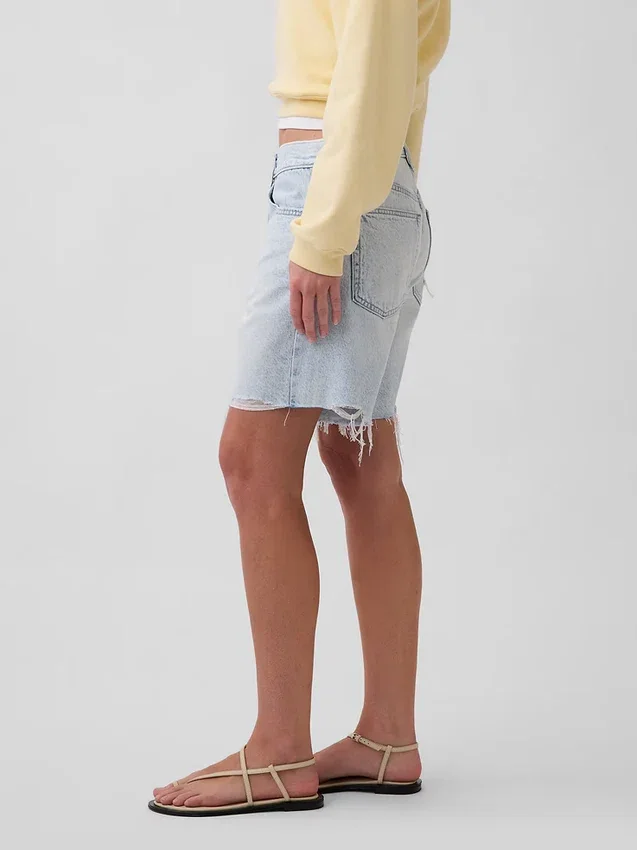 Bermudashorts i denim med middels høy midje og løs passform