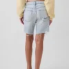 Bermudashorts i denim med middels høy midje og løs passform