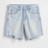 Bermudashorts i denim med middels høy midje og løs passform