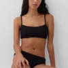 Bikinitopp med rund hals og ribbestrikk