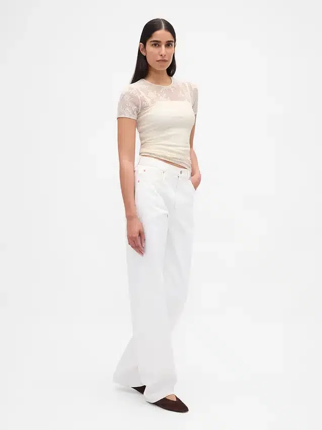 Blomstret topp i blonder og mesh