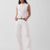 Bluse med knapper foran, pintucks og blonderkant